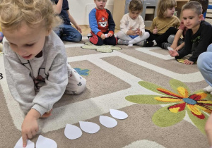 Zabawy matematyczne z jesienną pogodę również mogą być ciekawe