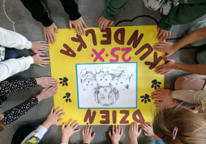 Dzień Kundelka - Tworzenie plakatu promującego wydarzenia oraz zbiórka darów dla schroniska w Falenicy