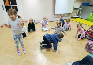 Zabawy muzyczno - rytmiczne na rytmice