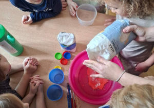 Zabawy sensoryczne w grupie III