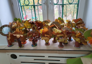 Jesienne drzewo - wystawa prac