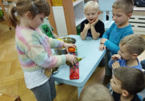 Szacujemy co jest cięższe