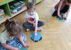 Zabawy matematyczne rozwijające umiejętności liczenia i tworzenia zbiorów