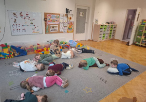 Wspólny odpoczynek z misiami w Dniu Pluszowego Misia