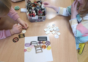 Zabawy z guzikami - przeliczanie