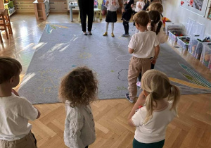 Świętowanie Dnia Niepodległości w grupie Dzięcioły