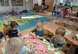 Tworzenie koron z okazji "Dnia Postaci z Bajek" cz 1