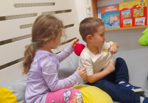 Oprócz indywidualnego masażu lubimy masować się na wzajem.