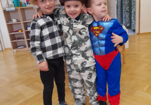 Takie wydarzenia wpływają na zacieśnianie przez nas więzi grupowych.