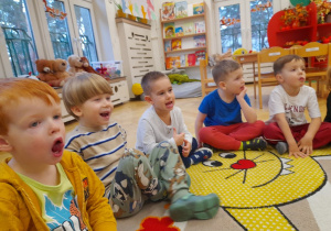 Tym razem bawiliśmy się z Jeżykiem Gadusiem. Staraliśmy się bardzo dokładnie wykonywać wszystkie ćwiczenia