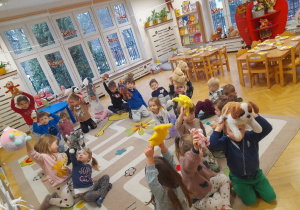 Wspólne zabawy z naszymi ukochanymi zabawkami w Dzień Pluszowego Misia