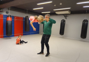 Mały samolocik - zabawy z trenerem na AWF