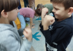 Zabawa - zróbmy tak samo