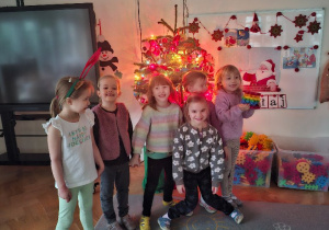 Choinka ubranka - Dzięcioły gotowe na nadchodzące święta