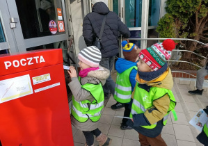 Dzięcioły wysyłając kartki świąteczne kultywują piękną tradycję związaną ze świętami