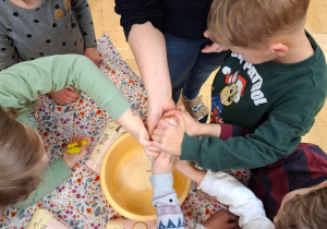 Wspólne tworzenie kaszoliny działającej na wszystkie zmysły