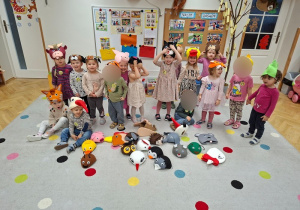 "Jesteśmy zwierzątkami" - pozowanie w maskach