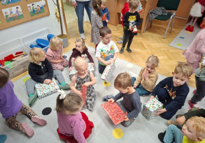 Rozpakowujemy prezenty cz 1