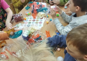 Otwieramy prezenty 4