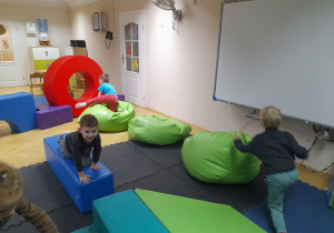 Panie zawsze przygotowują dla nas ciekawe zabawy, również z kształtkami dając nam wyzwania szyte na naszą miarę