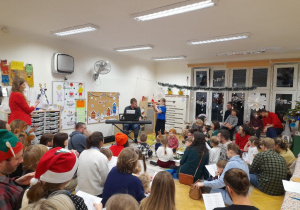 Spotkanie świąteczne z najbliższymi i wspólne kolędowanie było wspaniałą okazją do zatrzymania się i bycia razem tu i teraz