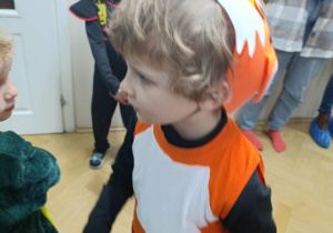 Integracja grupy podczas wspólnych zabawa karnawałowych