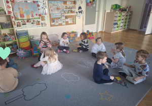 Zabawy ruchowe w ramach obchodów Dnia Wiewiórki