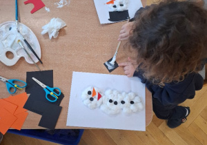 Zimowe prace plastyczne rozwijające motorykę małą