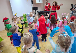 Bal Karnawałowy cz 1