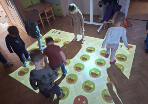 Zabawy ruchowe z "Magicznym Dywanem" cz 3