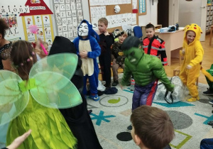 Pokaz strojów balowych