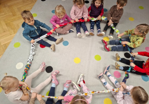 "Melodia dla Zuzi" - zabawa z Sigumą wg M.Tomaszewskiej