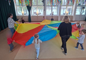 Zabawy muzyczno - ruchowe w MDKu