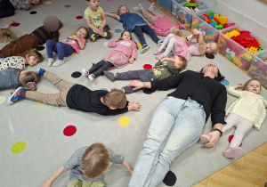 "Relaksowanie na dywanie" - zajęcia wyciszające
