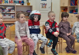 Mogliśmy przymierzyć specjalny kask