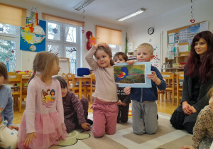 A później prezentacja całej drużyny i utrwalanie poznanych słów