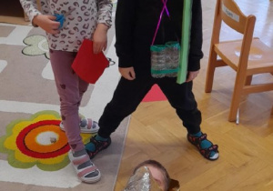 Mamy rannego ekipa z karetki gotowa do udzielania pomocy