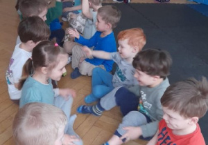 Popatrz i naśladuj - nauka empatii i otwartości