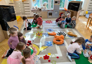 Polubiliśmy pracę w grupach, kiedy możemy współpracować i pomagać sobie na wzajem