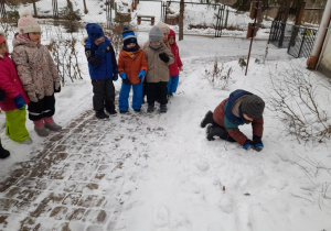 a gdy następnego dnia przyszyliśmy do przedszkola, nie mogliśmy odkopać naszych balonów