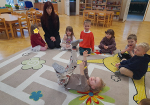 Pani MArtyna psycholog również ma dla nas zawsze coś ciekawego - naśladowanie zwierzątek to coś co uwielbiamy, a zagadki z nimi związane jeszcze bardziej