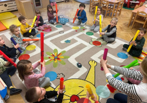 Pizza pizza pizza pizza pizza pizza pizza ca ca ca... - czyli śpiewanie połączone z muzykowaniem bum bum rurkami