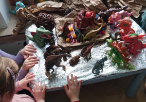 Doświadczenie chemiczne - wybuchający wulkan 1