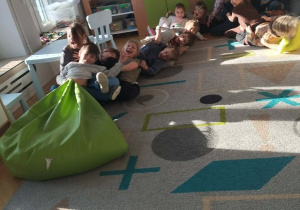 Inscenizacja wiersza J.Tuwima - Rzepka - zabawa doskonaląca umiejętności współpracy w grupie