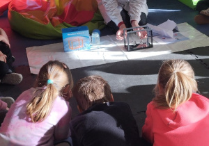 Wprawianie kulek w ruch