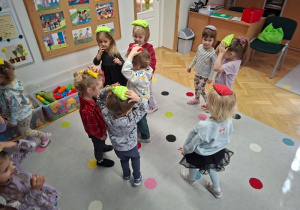 Zabawy gimnastyczne z woreczkami