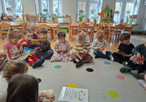 Przeglądanie ksiąęek przeznaczonych do akcji "Uwolnij Książkę"