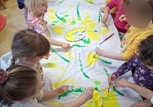 Zabawa w malarza - Malowanie żonkili na płótnie cz 2