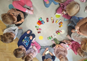 "Vehicles" - zabawy z językiem angielskim