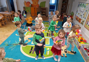 "Taniec kwiatów" przy dźwiękach "Secret Garden" cz 2